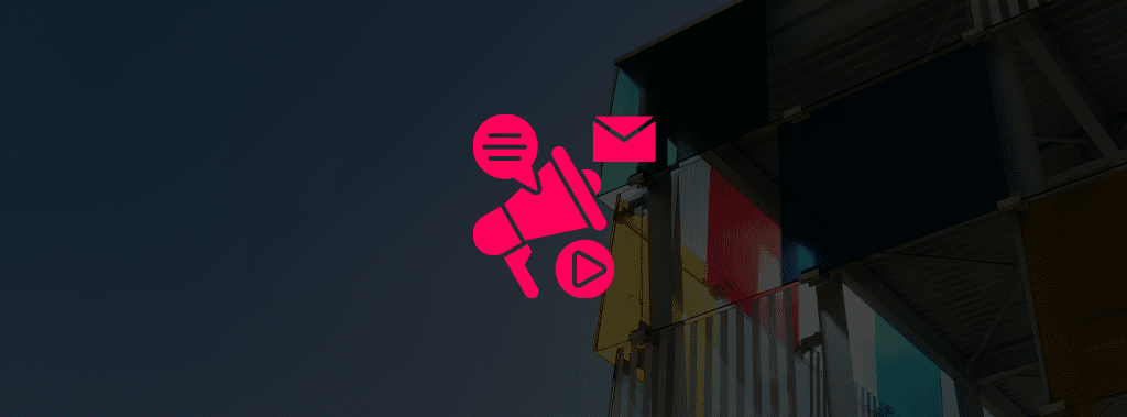 megafone falando e comentando sobre timing e escolhas