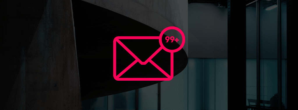 Carta de e-mail mostrando +99 notificações recebidas